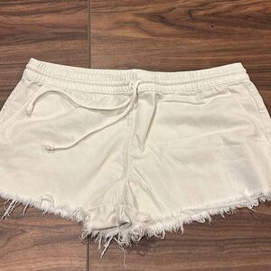 Women's White Frayed Hem Shorts